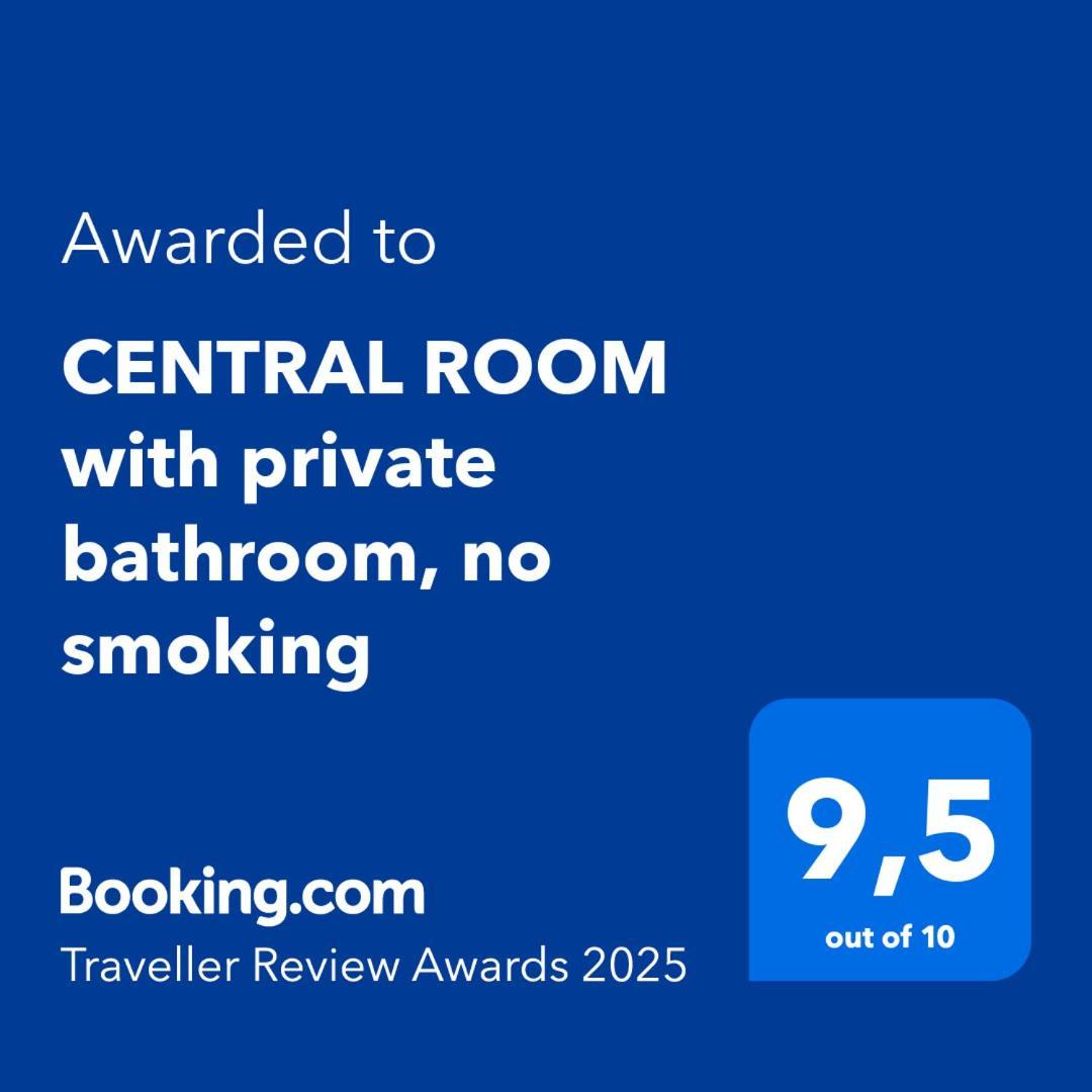 Central Room With Private Bathroom, No Smoking Palau Extérieur photo